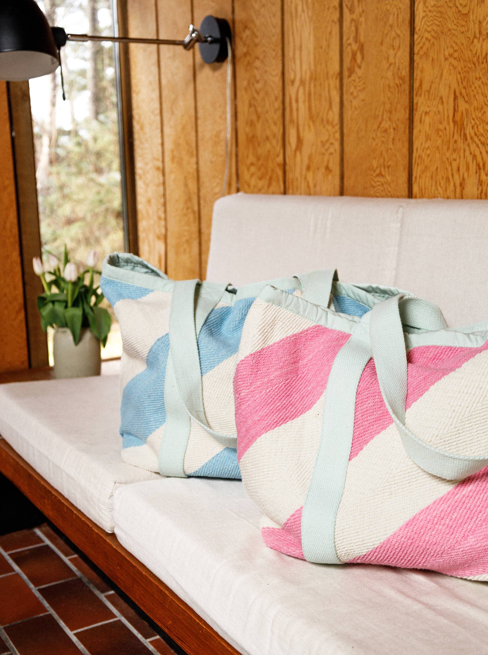 BCTILLY XL totebag - Blue - Black Colour