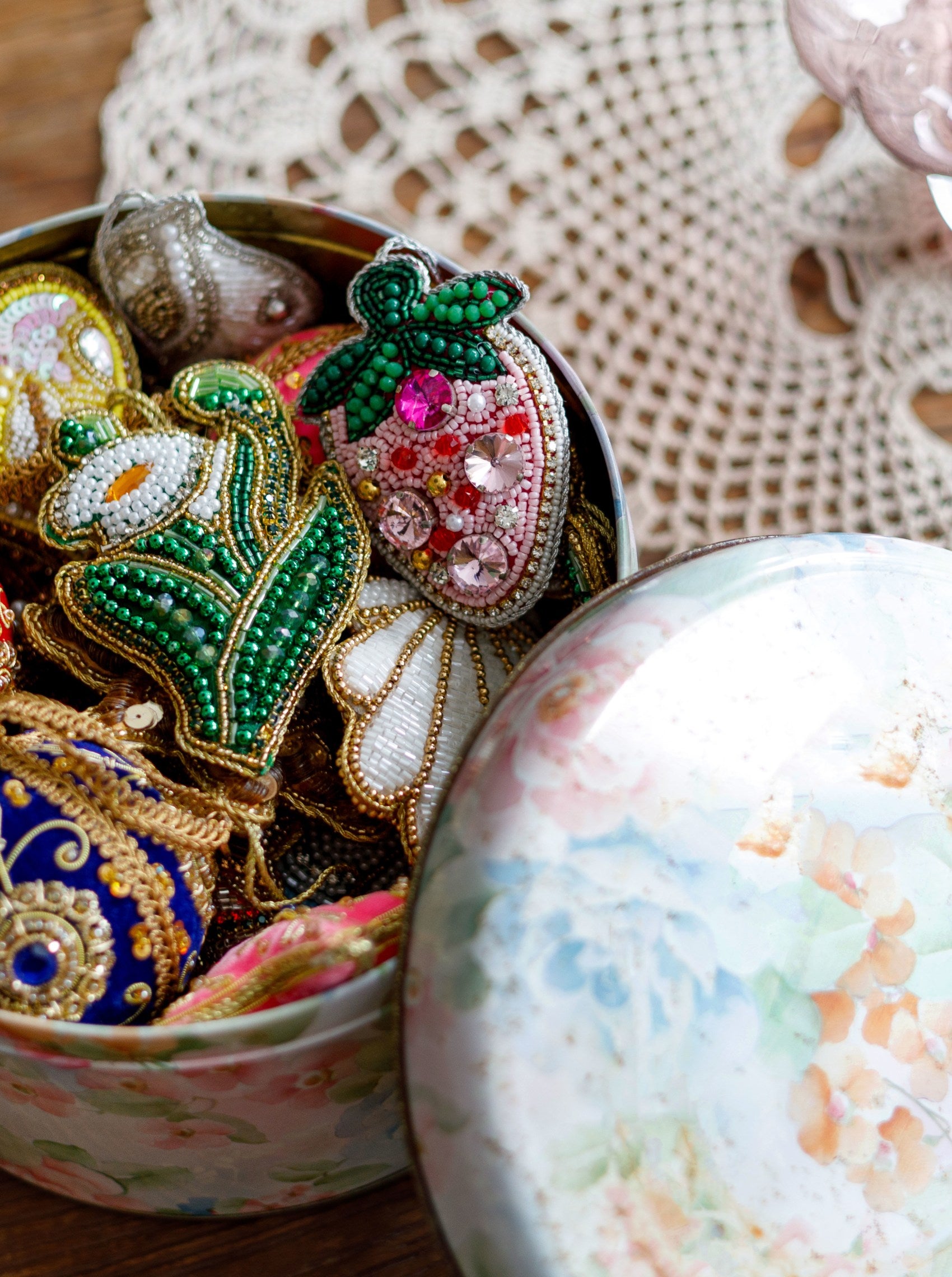 BCVELVET ball christmas ornament - Red - Black Colour